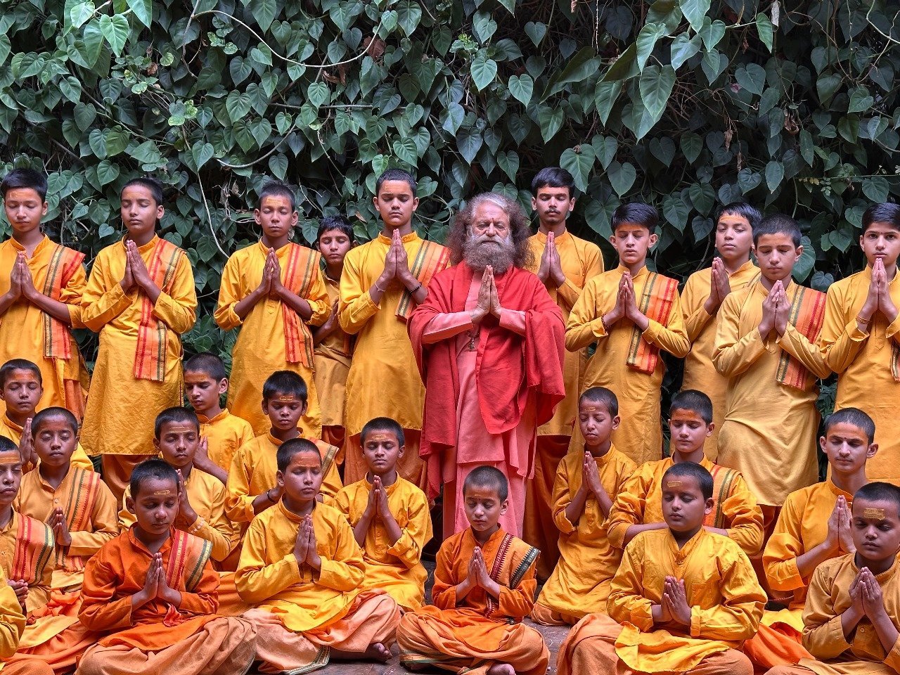 चिकित्सकों के बिना एक स्वस्थ, समर्थ और सशक्त समाज की कल्पना अधूरी : स्वामी चिदानन्द सरस्वती