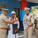 111 साल के अंग्रेज़ो के जमाने के ग्राम चौकीदार को पुलिस ने किया सम्मानित*