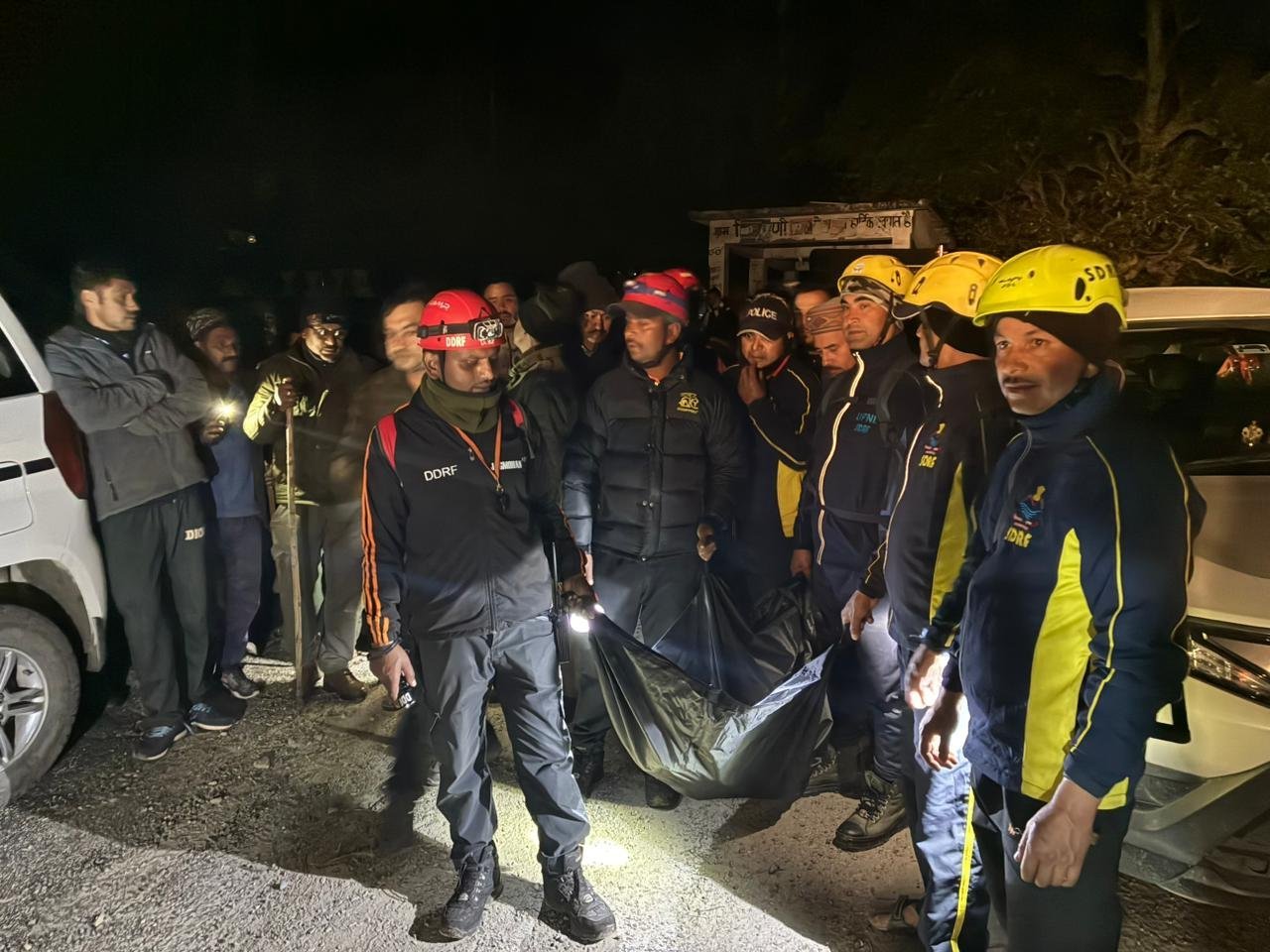 गुलदार द्वारा बच्चे को उठाकर ले जाने के मामले में रेस्क्यू टीम के सघन सर्च अभियान से रात में ही मिला बच्चे का शव