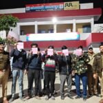 सार्वजनिक स्थानो व ढाबो में बैठकर जाम छलकाना युवको को पडा भारी, ज्वालापुर पुलिस ने कुल 22 व्यक्तियों को मौके से पकड़ कर किया चालान