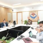 आगामी कुंभ मेला के दृष्टिगत ऋषिकेश में त्रिवेणी घाट, चंद्रभागा ब्रिज व आस्था पथ परियोजनाओं की EFC समीक्षा