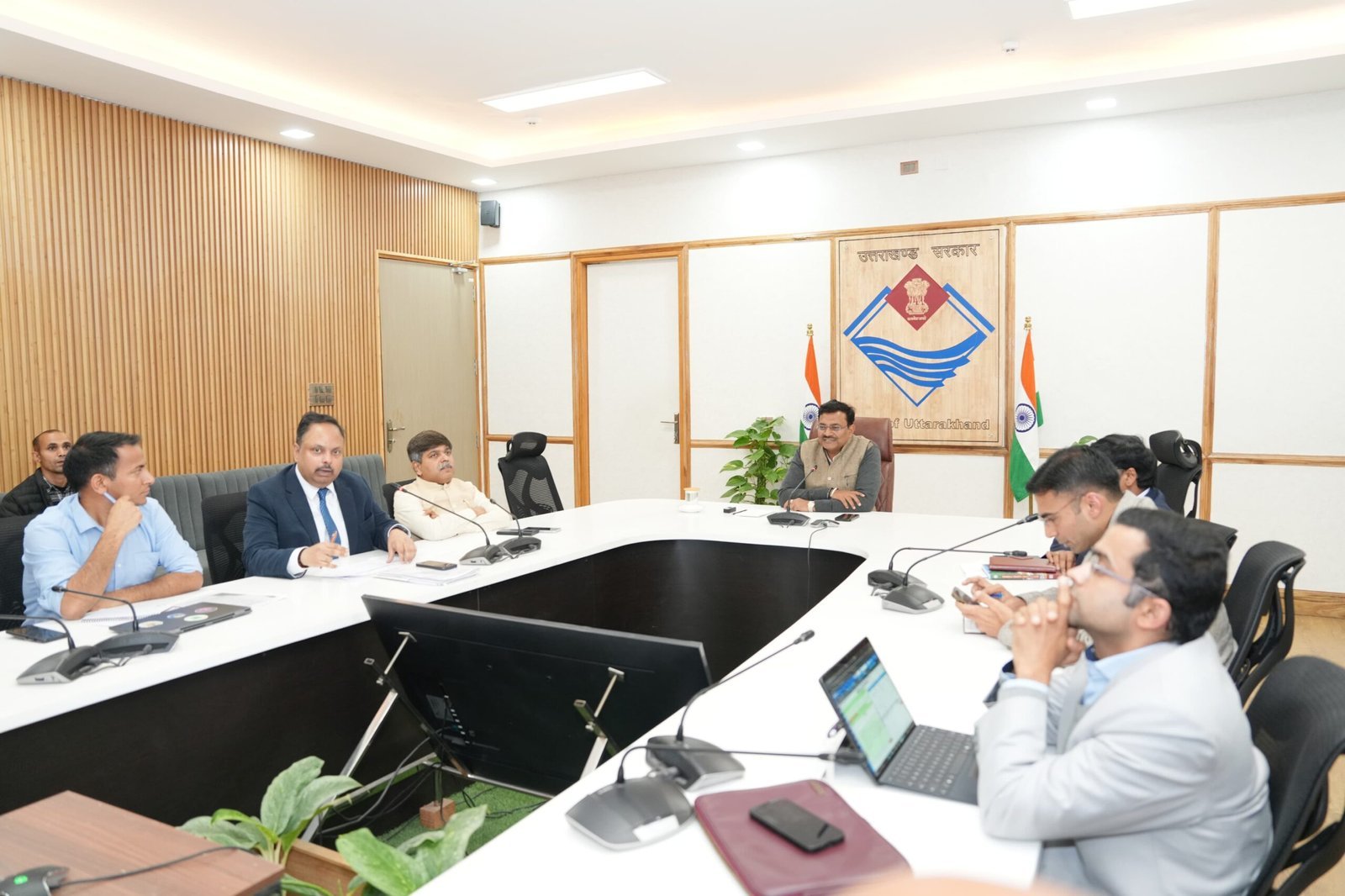 आगामी कुंभ मेला के दृष्टिगत ऋषिकेश में त्रिवेणी घाट, चंद्रभागा ब्रिज व आस्था पथ परियोजनाओं की EFC समीक्षा