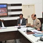 जिला अधिकारी द्वारा जिला आपदा प्रबन्धन के तहत किए जा रहे निर्माण कार्यों की समीक्षा बैठक आयोजित की गई