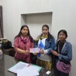 बीमित ऋण 14.61 लाख क्लेम प्राप्त करने उपरान्त भी वसूली को आतुर था बैंक ; जिला प्रशासन ने बैंक से ही करा दी शेष 2 लाख की वसूली