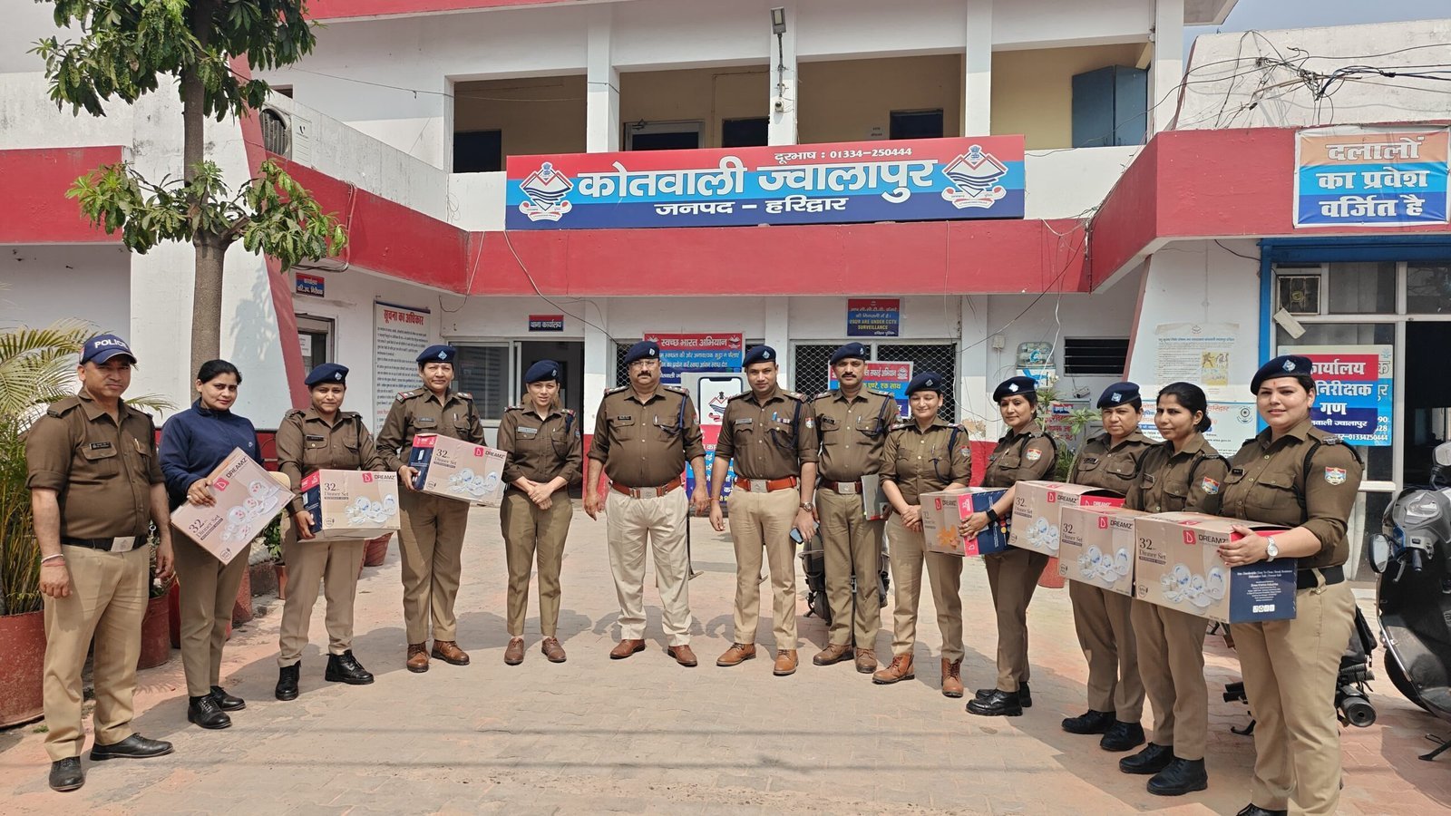 अन्तर्राष्ट्रीय महिला दिवस पर महिला पुलिस कर्मियों का सम्मान