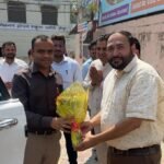 ग्रामीण क्षेत्र के बच्चों के बीच पहुंचे जिलाधिकारी, शिक्षक बनकर किया मार्गदर्शन