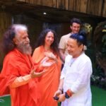 पद्मश्री श्री कैलाश खेर जी का कैलासा बैंड के साथ परमार्थ निकेतन में में आगमन