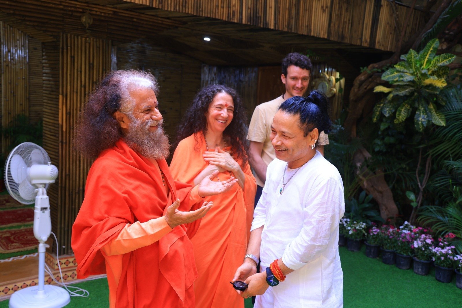 पद्मश्री श्री कैलाश खेर जी का कैलासा बैंड के साथ परमार्थ निकेतन में में आगमन