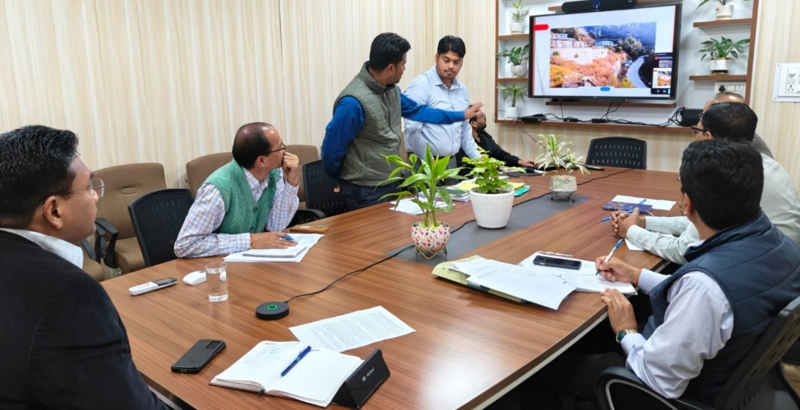 मुख्यमंत्री घोषणाओं को समयबद्ध पूर्ण करना आवास विभाग की प्राथमिकता-:डॉ. आर. राजेश कुमार