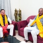 मुख्यमंत्री ने पूर्व मुख्यमंत्री श्री त्रिवेंद्र सिंह रावत से देहरादून स्थित उनके आवास पर भेंट कर उन्हें होली पर्व की हार्दिक शुभकामनाएँ दीं