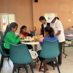 होली के दिन दिल खिल जाते हैं रंगों से रंग मिल जाते हैं