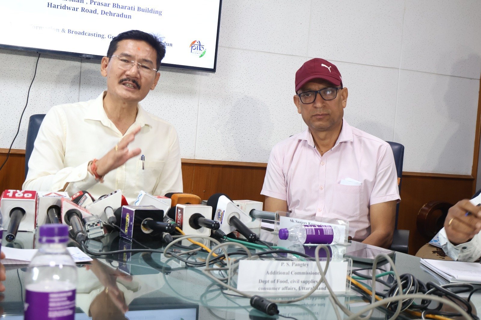 अंत्योदय एवं प्राथमिक परिवारों को मिलेगा तीन माह का राशन अप्रैल माह में: अपर आयुक्त