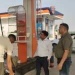 खाद्य आपूर्ति विभाग की टीम ने लक्सर क्षेत्र के विभिन्न पैट्रोल पंपों का औचक निरीक्षण कर छापेमारी की