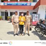 चैकिंग के दौरान पुलिस ने एक संदिग्ध धरा, संदिग्ध के कब्जे से चाकू बरामद