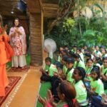 दर्द से दिव्यता तक रेस्क्यू फाउंडेशन की सैकड़ों बच्चियों ने परमार्थ निकेतन में पाया जीवन का नया सूर्याेदय