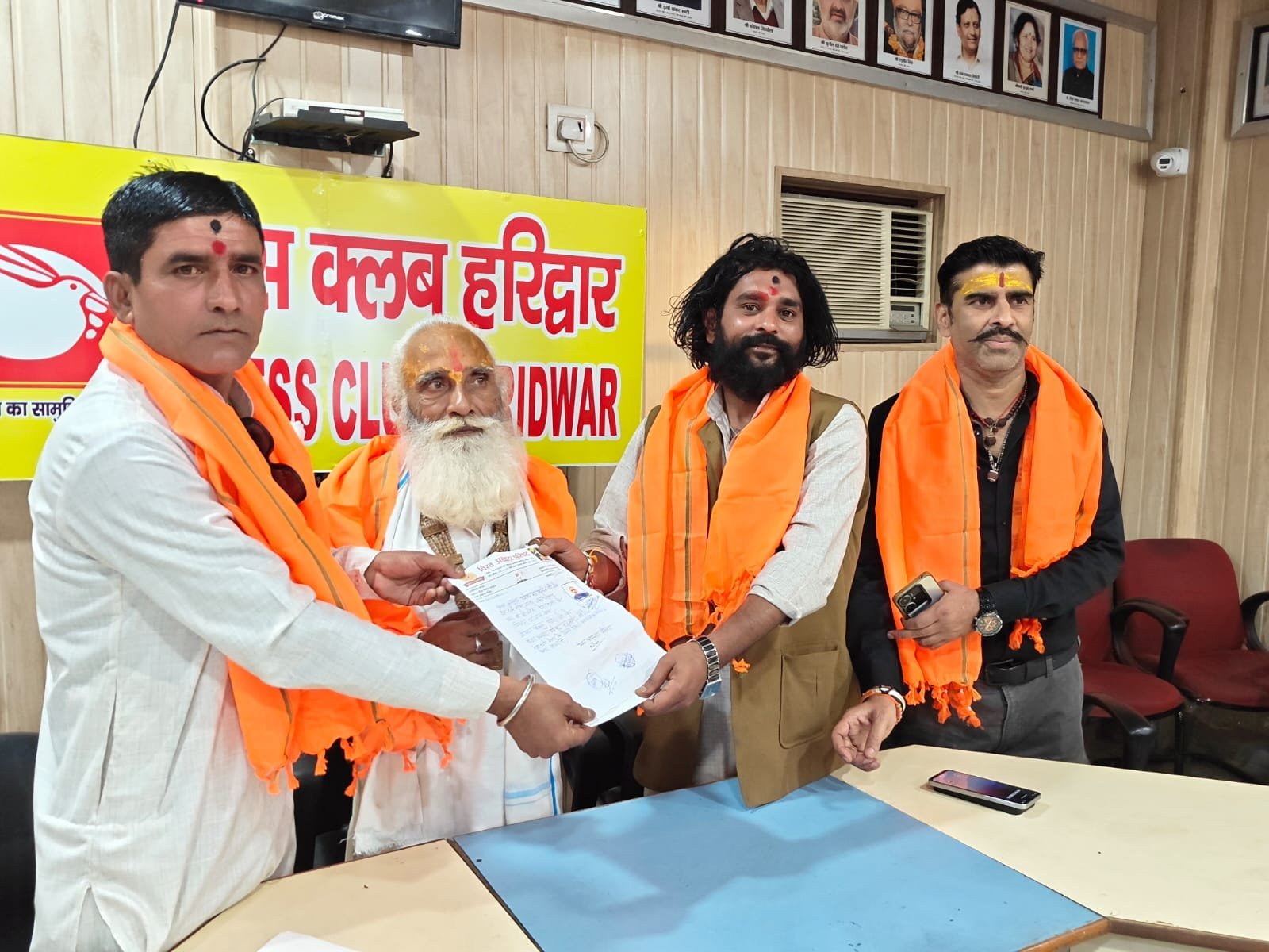 बबलू पंडित बने विश्व अखाड़ा परिषद मठ मंदिर गौरक्षा विभाग के जिलाध्यक्ष