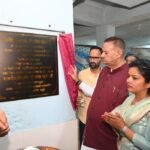 बार्लोगंज स्थित सनातन धर्मसभा में सामुदायिक हाल के सुधारीकरण कार्य का लोकार्पण करते कैबिनेट मंत्री गणेश जोशी