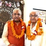 भाजपा के स्थापना दिवस  पर जनसंघ के समय के वरिष्ठ नेता पूर्व पालिकाध्यक्ष अध्यक्ष राजकुमार अरोड़ा को कैबिनेट मंत्री मदन कौशिक ने किया सम्मानित