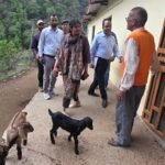 मुख्य विकास अधिकारी ने किया बकरी फार्म, बागी – बमुण्ड , टिहरी गढ़वाल का निरीक्षण