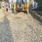 चारधाम यात्रा के दृष्टिगत सिवरेज के लिए खोदी गई सड़कों को त्वरित गति से ठीक करने के लिए दिन- रात किया जा रहा है निमार्ण कार्य