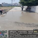 चारधाम यात्रा के दृष्टिगत सिवरेज के लिए खोदी गई सड़कों को त्वरित गति से ठीक करने के लिए दिन- रात किया जा रहा है निमार्ण कार्य