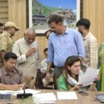 जनता दरबार में उमड़ी फरियादियों की भीड़, 201 शिकायतों पर प्रशासन ने की त्वरित सुनवाई