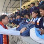 धामी ने देवीधुरा में छात्र-छात्राओं से किया संवाद, उज्ज्वल भविष्य की दी शुभकामनाएं