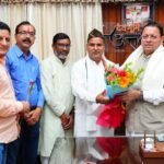 मुख्यमंत्री से विधायकों  ने मुलाक़ात की