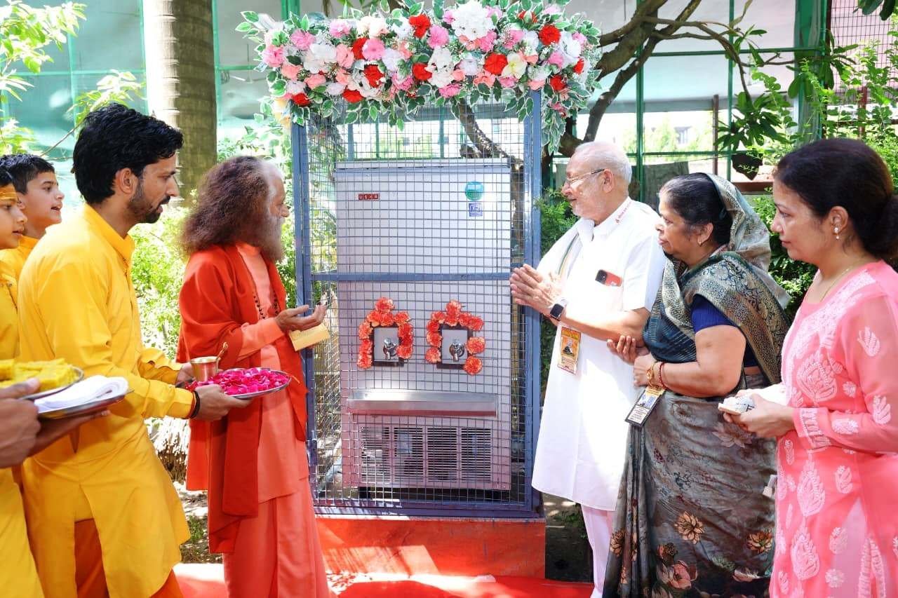 विश्व महासागर दिवस के अवसर पर स्वामी चिदानन्द सरस्वती ने जल के प्रति संवेदना का दिया संदेश, द्धालुओं एवं राहगीरों की सेवा हेतु शीतल जल प्याऊ का किया लोकार्पण