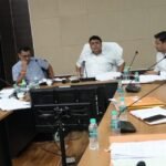 जिलाधिकारी रूद्रपुर ने उप जिलाधिकारियों, तहसीलदारों को लम्बित वादों को त्वरित निस्तारण करने के दिये निर्देश