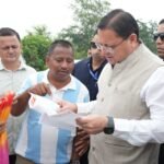 मुख्यमंत्री धामी ने लोहियाहेड में जनता व जनप्रतिनिधियों से मुलाकात कर सुनी जनसमस्याएं