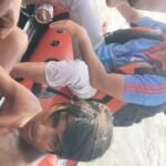 गंगा में बह रहे किशोर को जल पुलिस( आपदा राहत दल) ने सकुशल बचाया