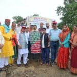 गुरु-शिष्य परंपरा और पर्यावरण संरक्षण का अनूठा संगम: ग्राम्य विकास मंत्री ने किया “एक पेड़ गुरु के नाम” अभियान का शुभारंभ