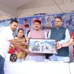 जनता के बीच पहुंचे प्रभारी मंत्री गणेश जोशी, जखोली में जनकल्याण शिविर के माध्यम से सुनीं क्षेत्रीय समस्याएं