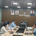 फार्मर रजिस्ट्री अभियान में तेजी लाएं, अधिक से अधिक किसानों का पंजीकरण सुनिश्चित करें: जिलाधिकारी