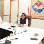 मुख्य सचिव ने  जिलाधिकारियों के साथ वीडियो कॉन्फ्रेंसिंग के माध्यम से बैठक ली