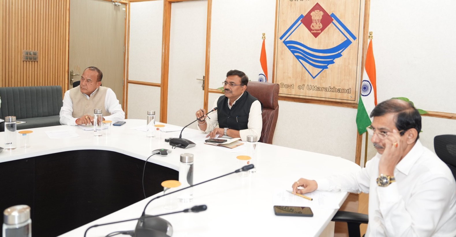 मुख्य सचिव ने  जिलाधिकारियों के साथ वीडियो कॉन्फ्रेंसिंग के माध्यम से बैठक ली