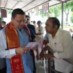 मुख्यमंत्री धामी ने लोहियाहेड में जनता व जनप्रतिनिधियों से मुलाकात कर जनसमस्याएं सुनी