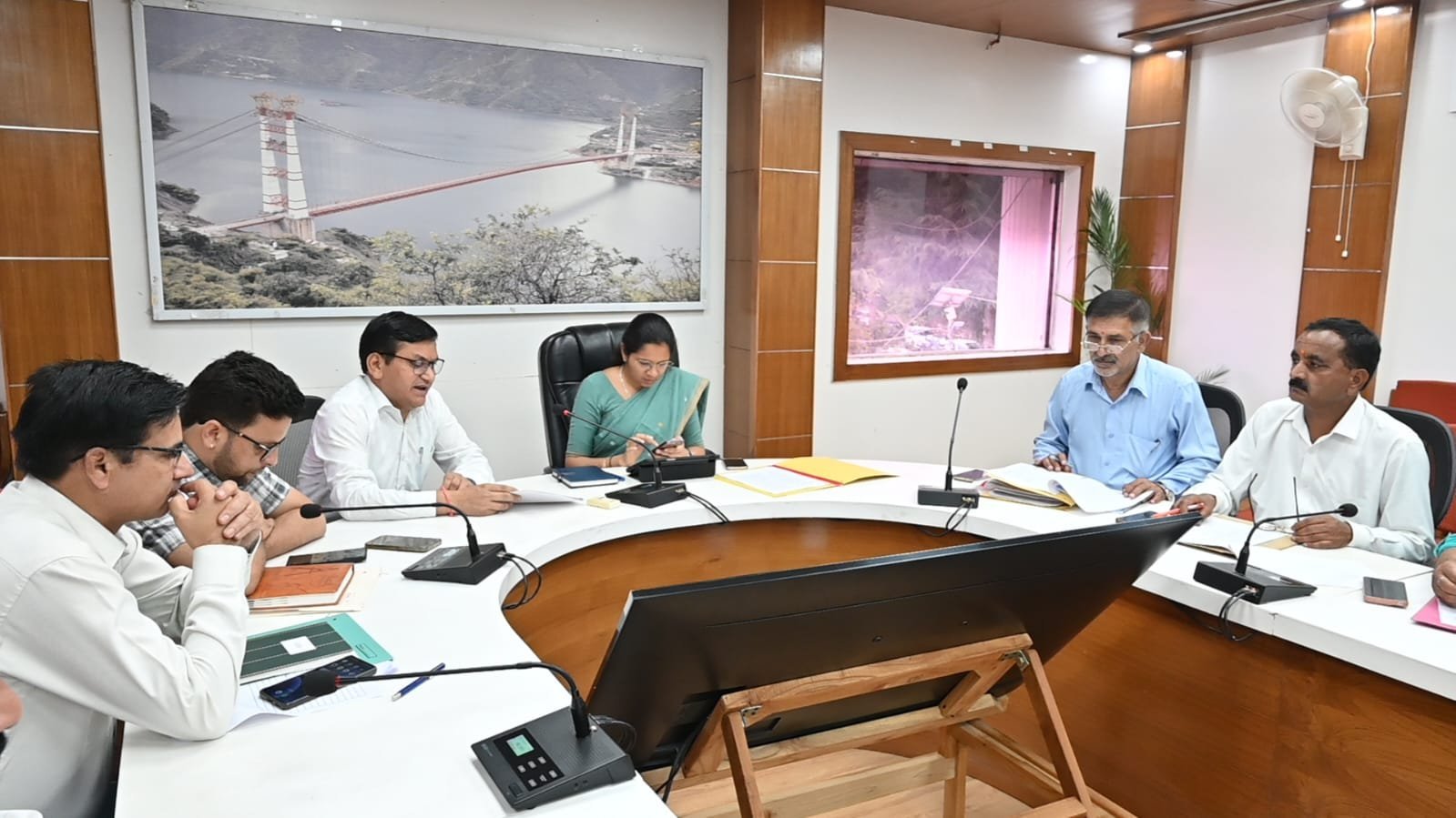 विशेष गहन पुनरीक्षण कार्यक्रम के सफल क्रियान्वयन को लेकर राजनीतिक दलों के साथ बैठक सम्पन्न