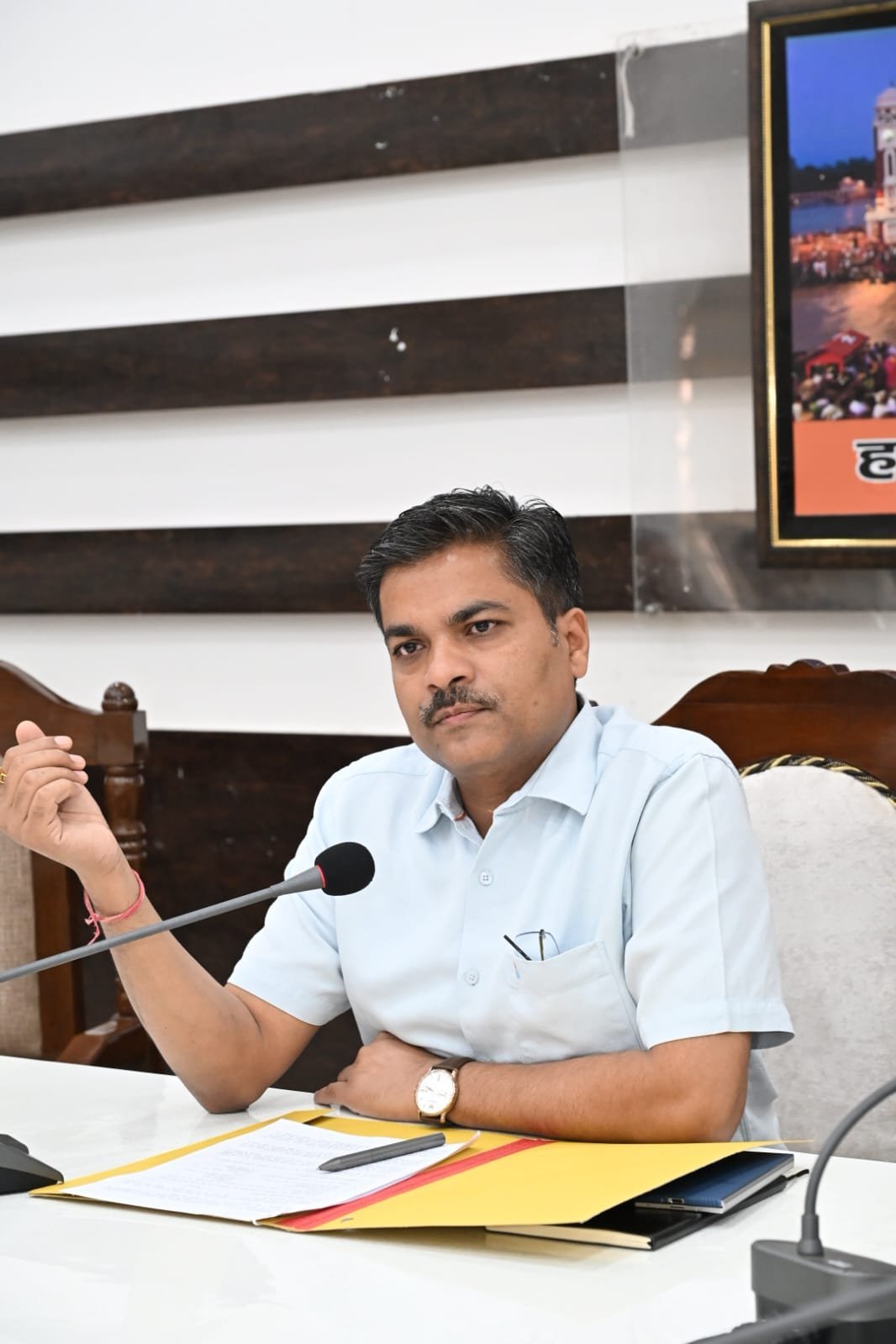 विशेष गहन पुनरीक्षण कार्यक्रम के सफल क्रियान्वयन हेतु अपर जिलाधिकारी प्रशासन के अध्यक्षता में बैठक आयोजित