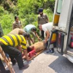 * सड़क हादसे में घायल युवक की सूचना विभाग टीम ने बचाई जान