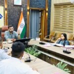 स्मार्ट सिटी परियोजनाओं की प्रगति, हैंडओवर की स्थिति एवं संचालन-अनुरक्षण कार्यों की डीएम ने की समीक्षा