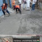 चारधाम यात्रा एवं आगामी कांवड़ यात्रा के दृष्टिगत सिवरेज के लिए खोदी गई सड़कों को त्वरित गति से ठीक करने के लिए दिन- रात किया जा रहा है निमार्ण कार्य