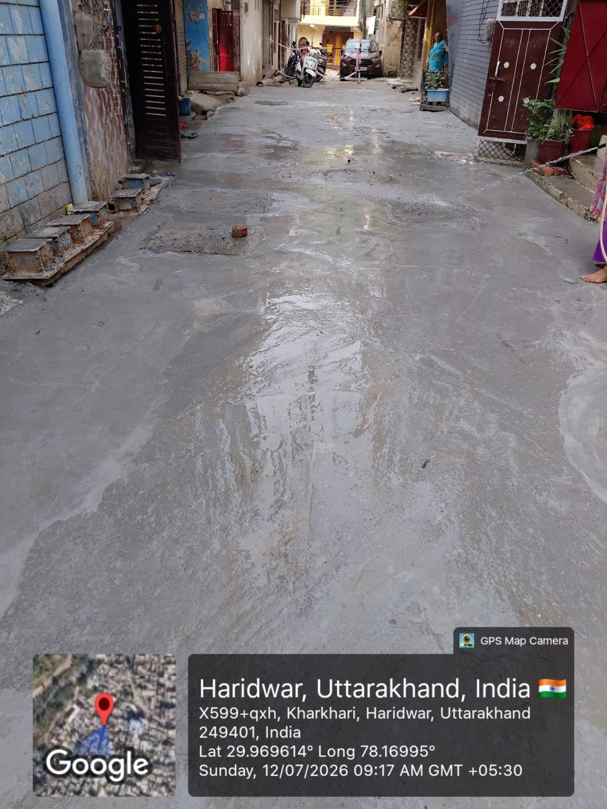 चारधाम यात्रा एवं आगामी कांवड़ यात्रा के दृष्टिगत सिवरेज के लिए खोदी गई सड़कों को त्वरित गति से ठीक करने के लिए दिन- रात किया जा रहा है निमार्ण कार्य