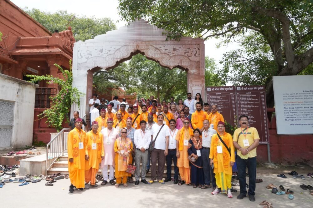 उत्तराखंड से सोमनाथ स्वाभिमान पर्व यात्रा के तीर्थ यात्रियों ने किया राम मंदिर और गीता मंदिर का भ्रमण