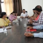 उत्तराखंड बाल अधिकार संरक्षण आयोग के सदस्य द्वारा विगत सप्ताह में हुए पॉक्सो प्रकरण का संज्ञान लेते हुए विभागीय अधिकारियों के साथ बैठक ली