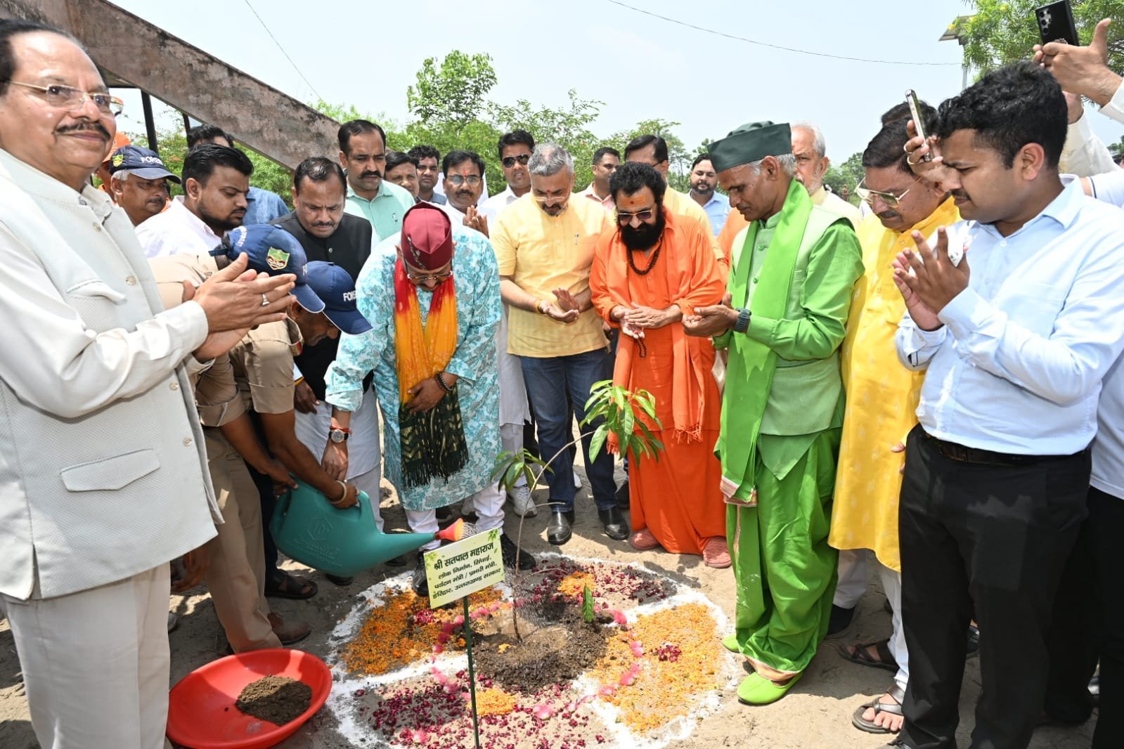 उत्तराखण्ड का लोक पर्व हरेला जनपद में हर्षोल्लास के साथ मनाया गया
