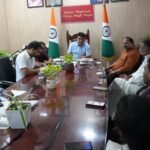 जिलाधिकारी की अध्यक्षता में नगर पालिका परिषद खटीमा क्षेत्र में संचालित विकास एवं जनसुविधाओं से संबंधित कार्यों की समीक्षा बैठक आयोजित हुई