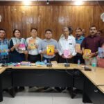जिलाधिकारी के ‘एक पुस्तक दान करें, ज्ञान का वृक्ष लगाए अभियान’ को मिल रहा जनसमर्थन, मुख्यमंत्री ने भेंट कीं 150 पुस्तकें