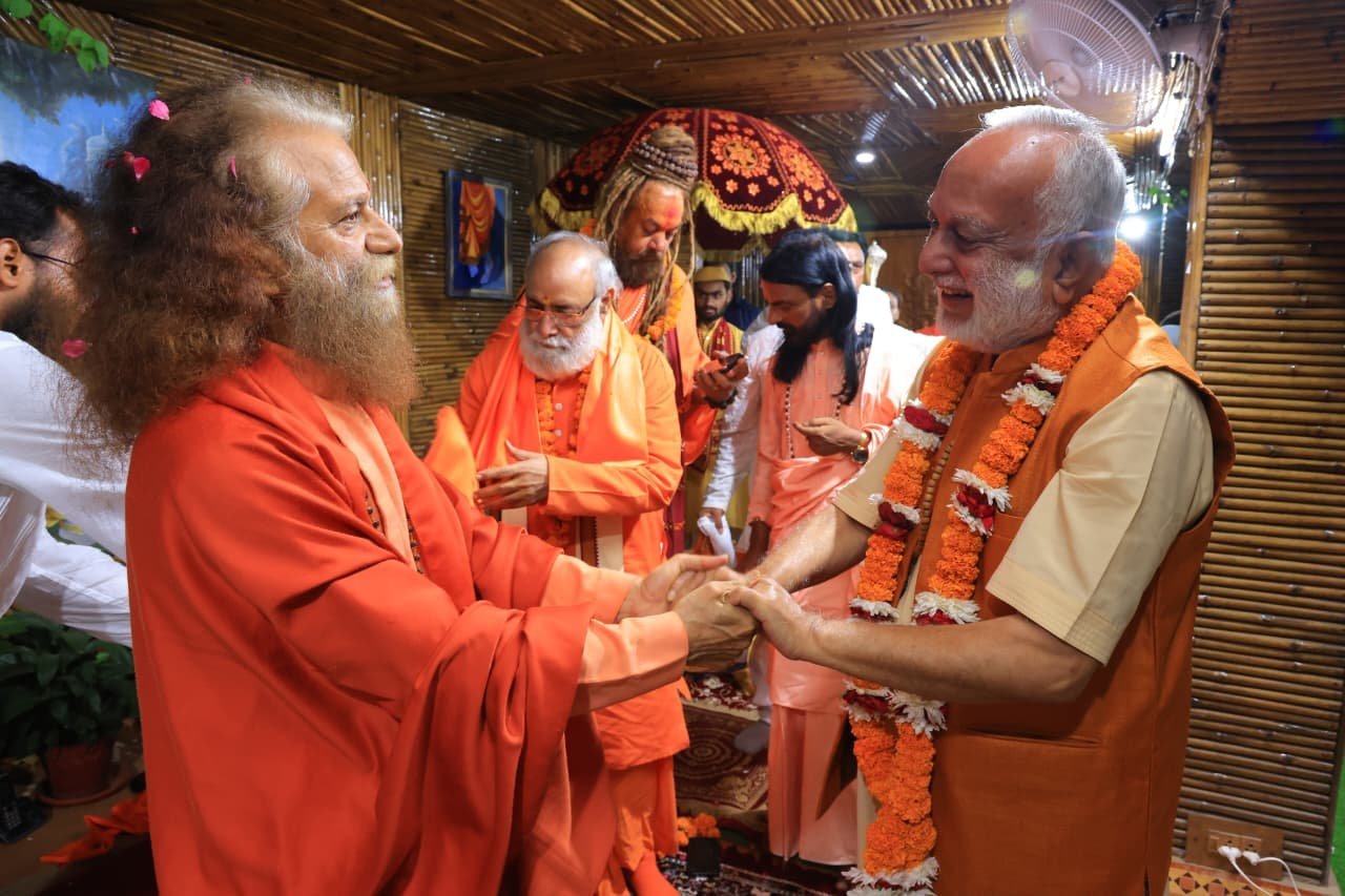 परमार्थ पीठाधीश्वर पूज्य स्वामी चिदानन्द सरस्वती जी को पूज्य संतों ने ’’आदि सनातन धर्म रत्न’’ सम्मान से किया विभूषित